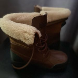 Uggs for girls weather booth built for snow and rain .. waterproof wool lining
